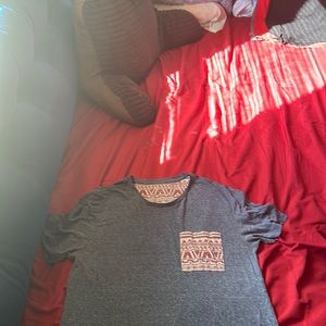 This is a good quality shirt got it like ah year ago do you😊